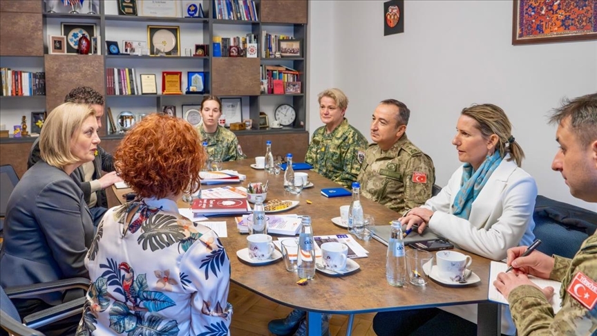 Komandanti i KFOR-it, Ulutas, zhvillon diskutim për pasojat e traumave të luftës në Kosovë