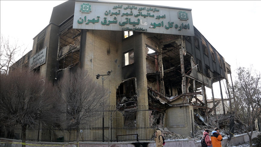 طهران.. سفراء يتفقدون الأضرار الناجمة عن الاحتجاجات في إيران