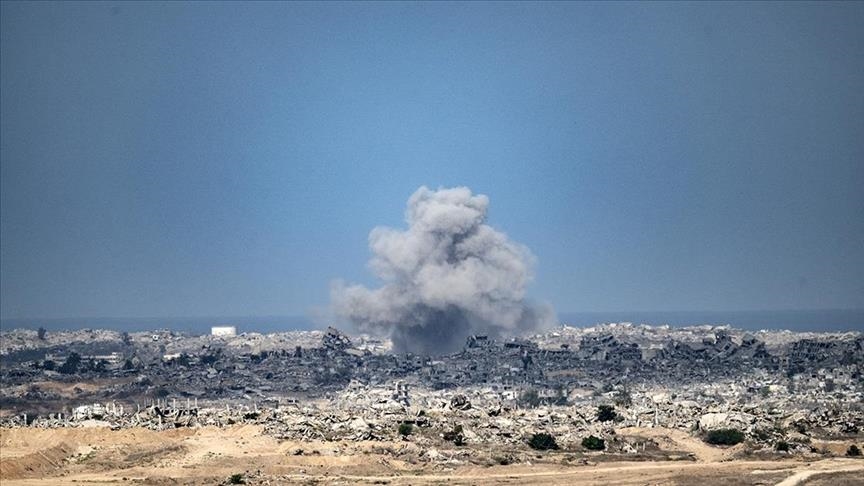 الجيش الإسرائيلي ينفذ عمليات قصف ونسف وإطلاق نار في أنحاء غزة