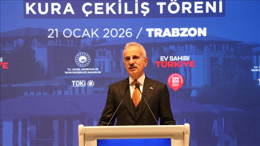 Bakan Uraloğlu: Trabzon-Ankara arası ulaşım, hızlı trenle 4,5 saatte mümkün hale gelecek