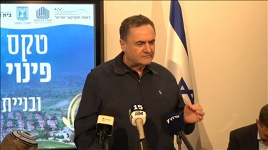 "هند رجب" الحقوقية تطالب اليونان باعتقال وزير الدفاع الإسرائيلي