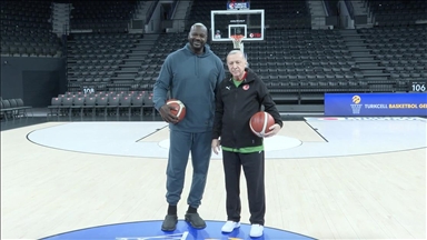 Cumhurbaşkanı Erdoğan'ın, eski NBA oyuncusu Shaquille O'Neal ile basketbol görüntüleri paylaşıldı