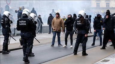 Police intervene as supporters of terror group YPG/SDF cause disturbance in 