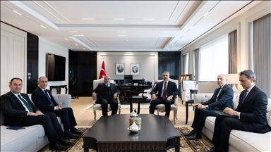 فيدان يلتقي زعيم حزب الاتحاد الإسلامي الكردستاني