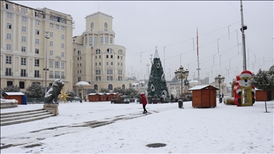 Снежните врнежи создадоа убави глетки во Скопје
