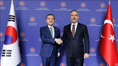 وزير الخارجية التركي يلتقي نظيره الكوري الجنوبي