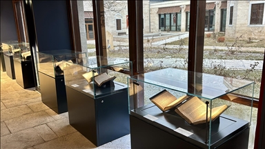 Öğrenciler Türkçenin bayraktarı Aşık Paşa'nın eserlerini müzede öğreniyor