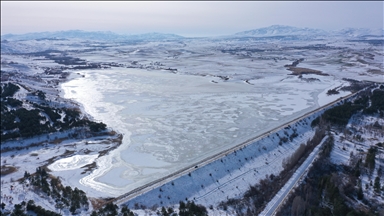 Bendava Cîpê ya li Elezîzê ji ber sermayê qeşa girt