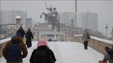 Reshjet e borës krijuan pamje të bukura në Shkup
