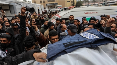 حماس: قصف الاحتلال لسيارة إغاثة وقتل 3 صحفيين تصعيد خطير