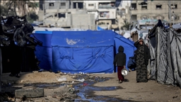 El ejército israelí lleva a cabo ataques aéreos y operaciones de demolición en diversas zonas de la Franja de Gaza