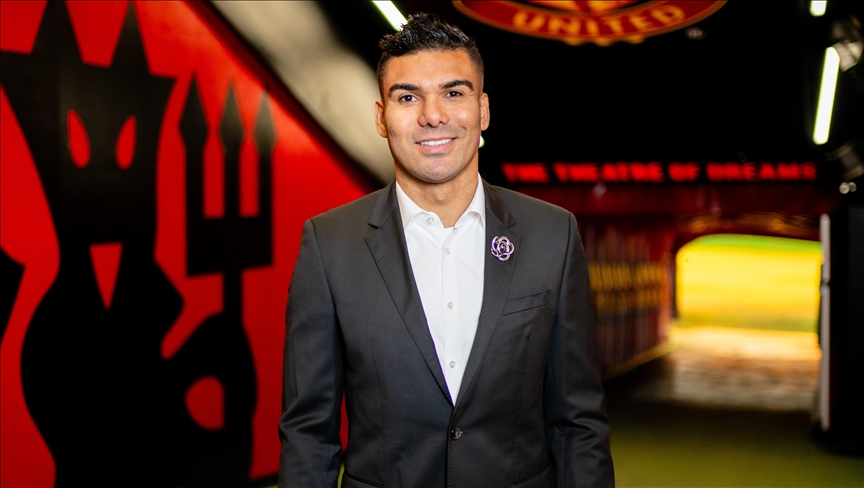 قدم.. مانشستر يونايتد يعلن رحيل لاعبه البرازيلي كاسيميرو صيف 2026