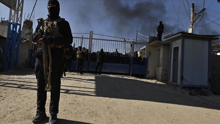 El Ejército estadounidense inicia una misión para trasladar a terroristas presos del ISIS de Siria a Irak