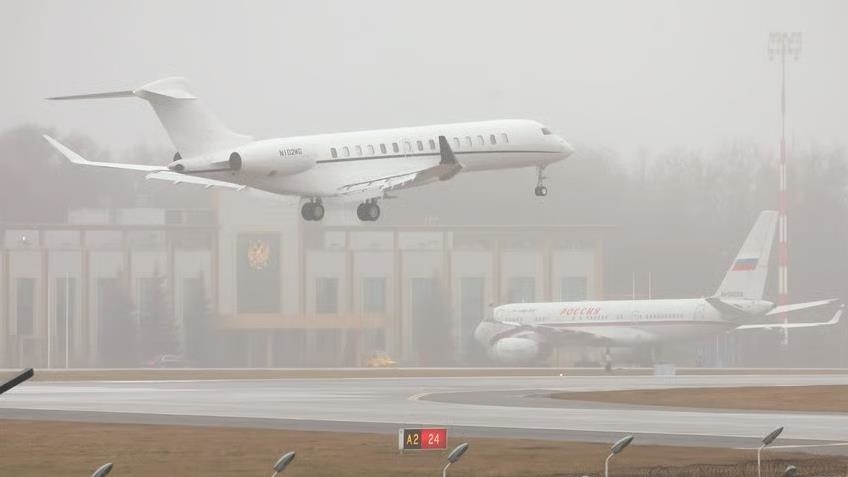 Самолет с американскими посланниками Уиткоффом и Кушнером приземлился в Москве