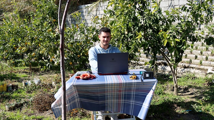 Depremzede öğrenciden yapay zeka destekli bitki bakımı uygulaması