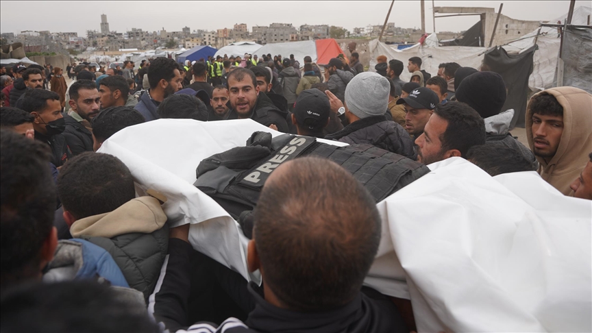 تشييع 3 صحفيين فلسطينيين قتلتهم إسرائيل في غزة