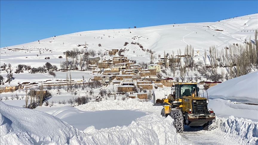 Li Wan, Bidlîs, Mûş û Hekariyê rêya 92 cih û waran girtî ye