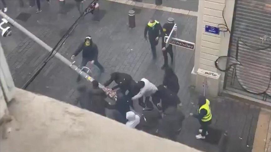 Francë, mbështetësit e grupit terrorist YPG/SDF sulmojnë policinë dhe vandalizojnë bizneset