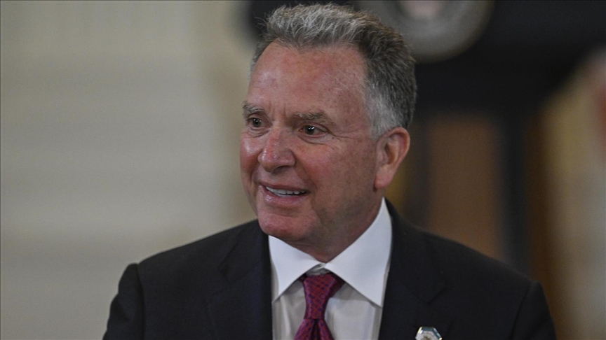 Un avion avec à bord les émissaires américains Steve Witkoff et Jared Kushner atterrit à Moscou