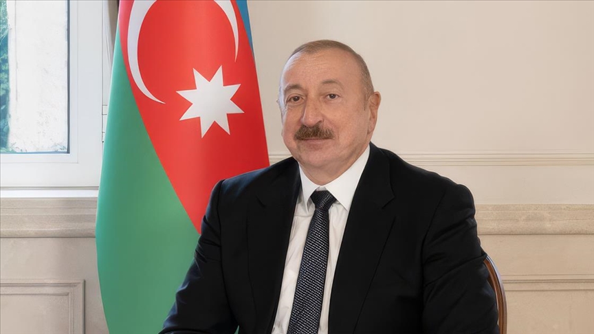 Aliyev, Eintracht Frankfurt'u mağlup eden Karabağ'ı kutladı, hakemi eleştirdi