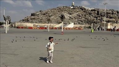 Umre ibadeti yapan Müslümanlar, Hira Mağarası ve Arafat'ı ziyaret etti