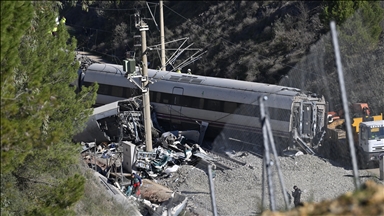 Broj poginulih u sudaru brzih vozova u Španiji porastao na 45