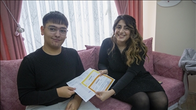 Yarıyıl tatilinde dahi yalnız bırakmadığı "özel" öğrencisinin en büyük destekçisi oldu