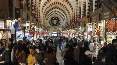 Yerli turistler geçen yılın üçüncü çeyreğinde 276,1 milyar lira seyahat harcaması yaptı