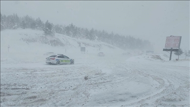 Rêya Meletî-Sêwasê ji ber berf û pûkê ji wesayîtan ra hat girtin