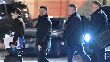 Zelensky arrive en Suisse pour participer au forum de Davos et rencontrer Trump