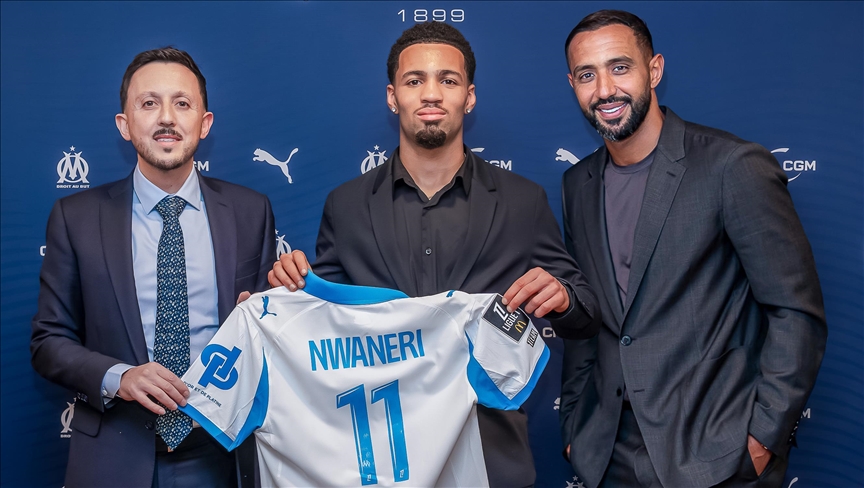 قدم.. أولمبيك مارسيليا يضم لاعب الوسط الإنجليزي إيثان نوانيري