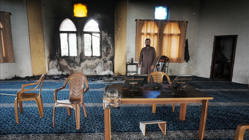  مستوطنون يحطمون محتويات مسجد شمالي الضفة الغربية