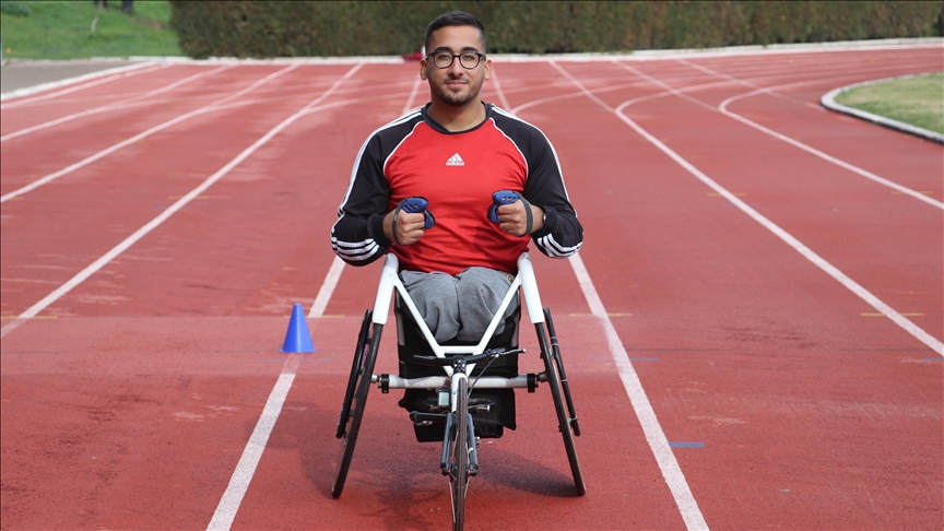 Para atlet Umut, dünya dördüncüsü olduğu Fransa'da bu kez zirveye odaklandı
