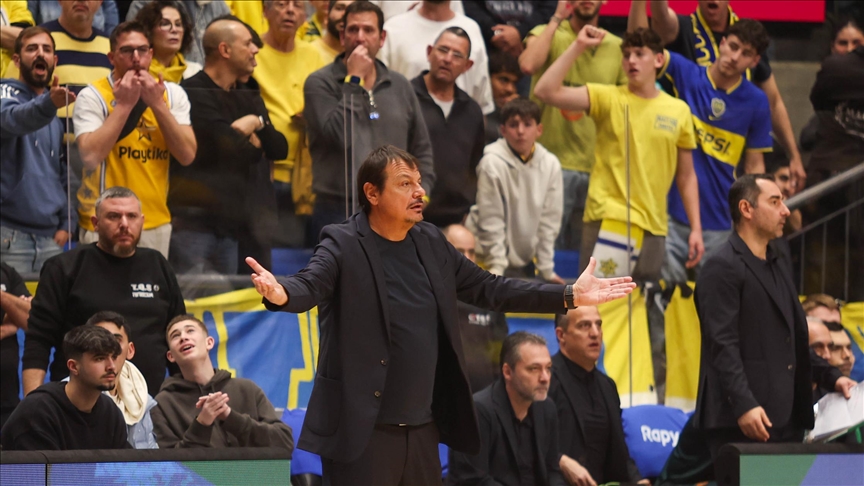 مشجون إسرائيليون يعتدون لفظيًا على مدرب تركي بالدوري الأوروبي لكرة السلة