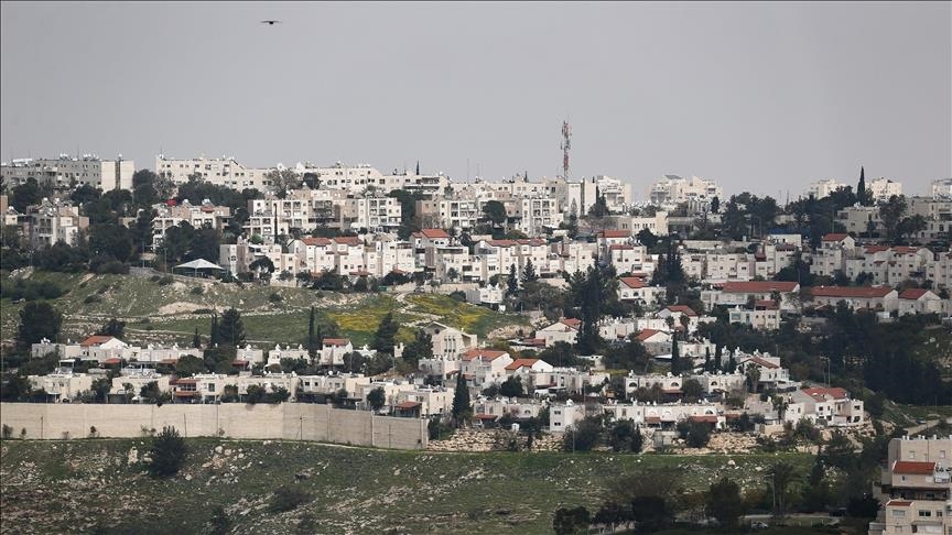 مستوطنون يشرعون في بناء بؤرة استيطانية بالأغوار الفلسطينية