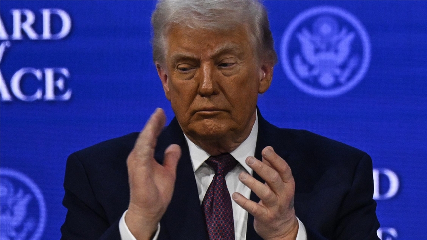 Trump multiplie les moqueries contre Macron, l’Élysée dénonce une « fake news » sur les médicaments 