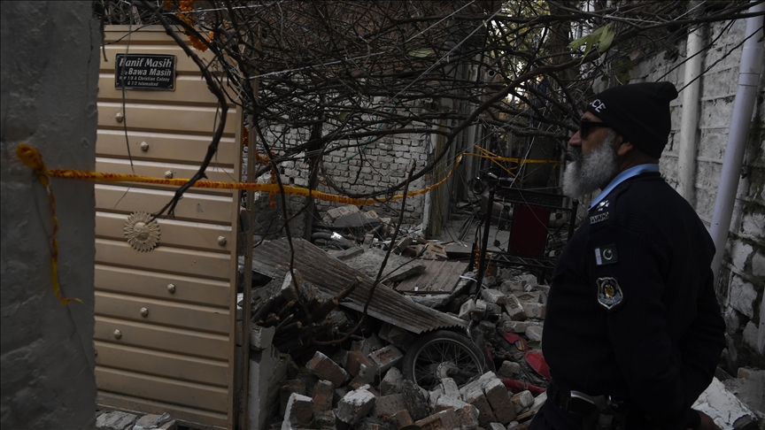 5 killed in explosion at wedding ceremony in northwest Pakistan 