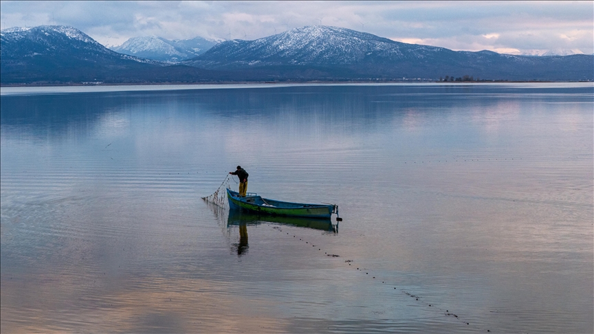 4 fishermen missing after vessel collision off Karachi coast