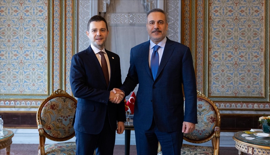 Шефот на дипломатијата на Турција, Фидан, се сретна со својот македонски колега Муцунски