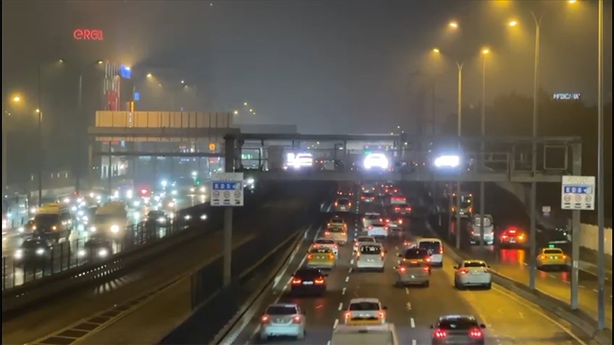 İstanbul'un bazı ilçelerinde sis etkili oluyor