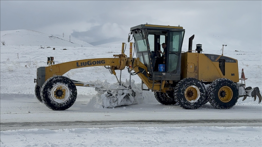 Barîna berfê û hewaya sar bandorê li Erzirom, Qers, Erdexan û Îdirê dike
