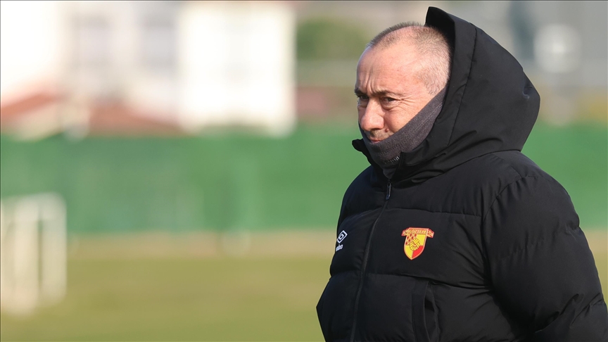 Stanimir Stoilov, Süper Lig'de Göztepe'nin başında en fazla maça çıkan ikinci isim olacak