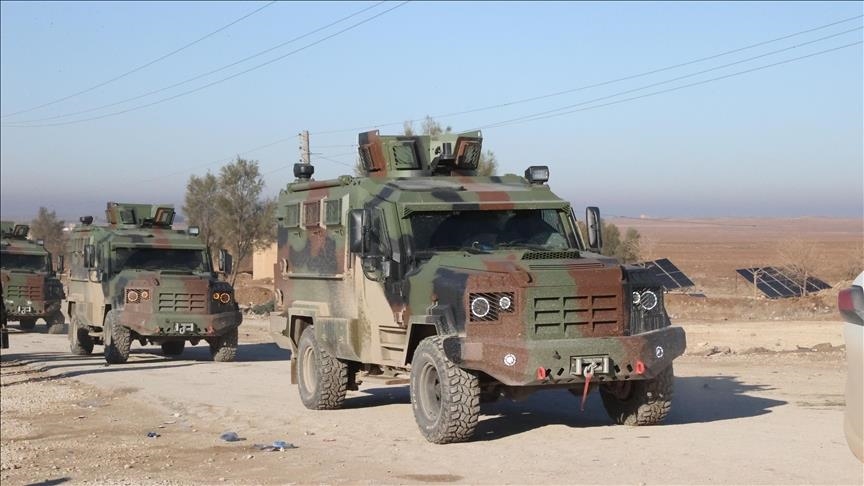 Artêşa Sûriyeyê çekdarên YPG/HSDyê yên li Zindana Aqtana li Reqayê û derdora wê sewqî Eynulerebê dike