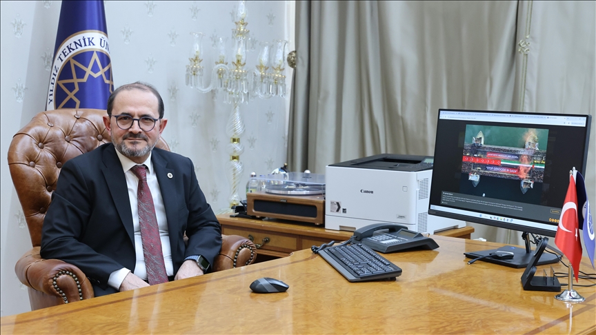 YTÜ Rektörü Prof. Dr. Debik, AA'nın "Yılın Kareleri" oylamasına katıldı