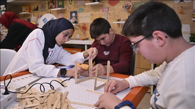 "Bilim Merkezleri Kış Akademisi"nde öğrenciler hem eğleniyor hem öğreniyor