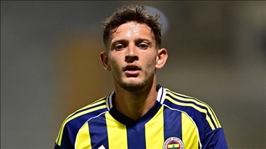 Fenerbahçeli futbolcu Sebastian Szymanski, Rennes'e transfer oldu