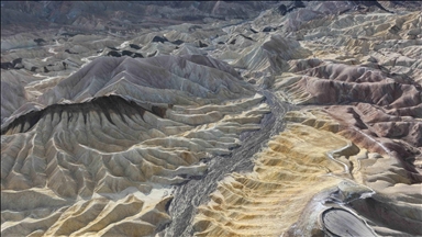 Pika Zabriskie në Luginën e Vdekjes në Kaliforni, atraksion me peizazhin e saj mbresëlënës