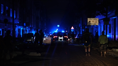 İspanya'nın kuzeyinde kötü hava şartları ulaşımı felç etti