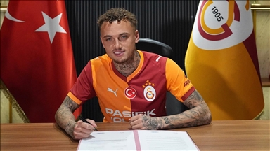 قدم.. غالاطة سراي يتعاقد مع الجناح الدولي الهولندي نوا لانغ