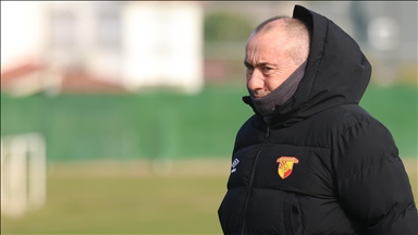 Stanimir Stoilov, Süper Lig'de Göztepe'nin başında en fazla maça çıkan ikinci isim olacak